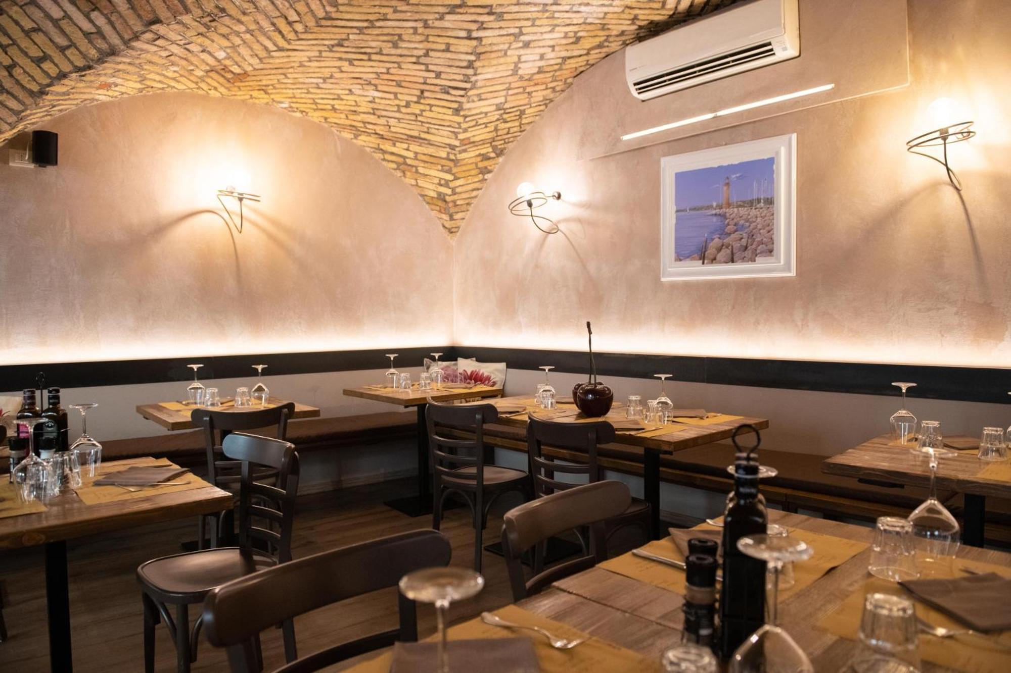 Alessi Hotel Trattoria Дезенцано-дель-Гарда Екстер'єр фото