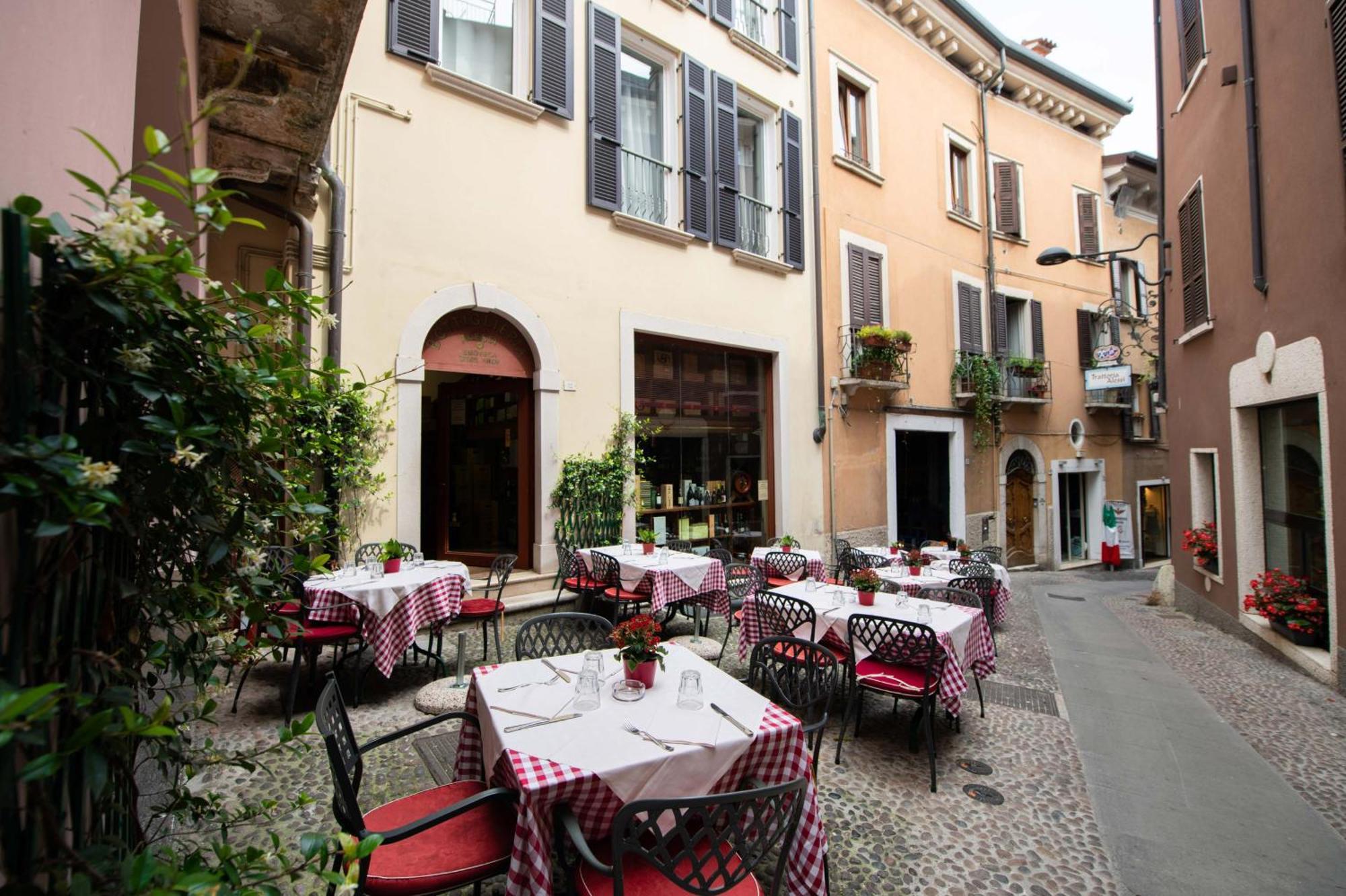 Alessi Hotel Trattoria Дезенцано-дель-Гарда Екстер'єр фото
