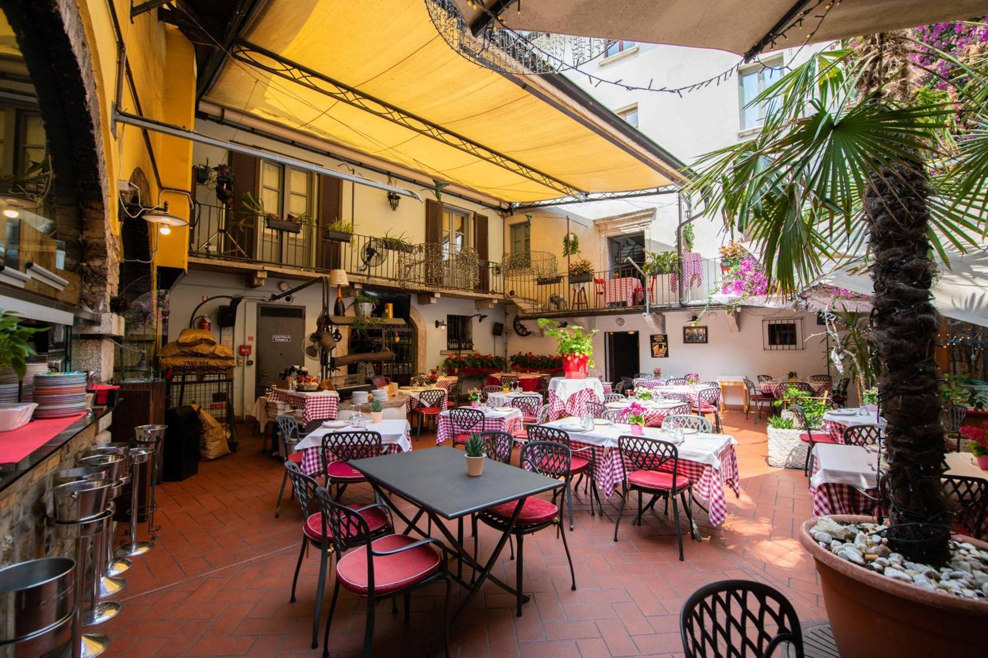 Alessi Hotel Trattoria Дезенцано-дель-Гарда Екстер'єр фото