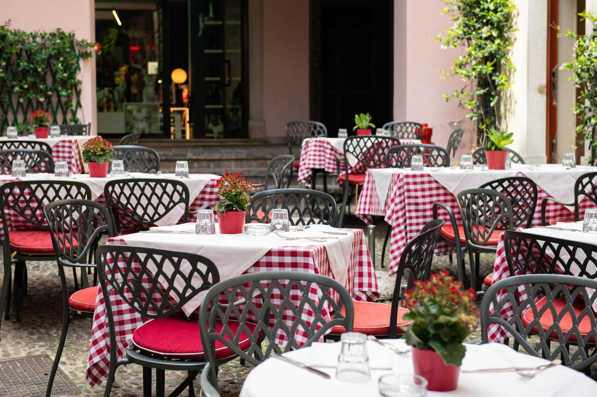Alessi Hotel Trattoria Дезенцано-дель-Гарда Екстер'єр фото