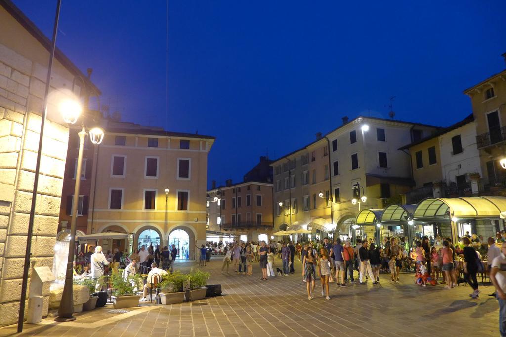 Alessi Hotel Trattoria Дезенцано-дель-Гарда Екстер'єр фото